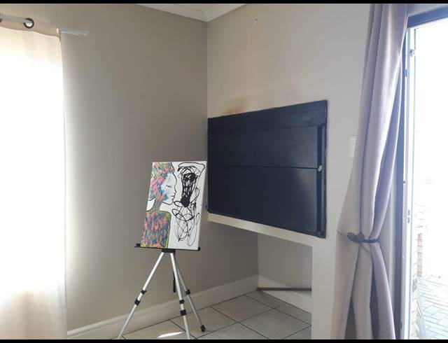 3 BEDROOM TOWNHOUSE RENTED IN LORRAINE
